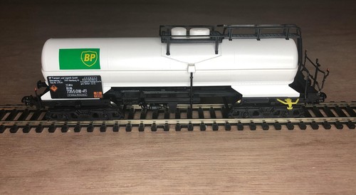 Beautifully detailed gauge - oo,
