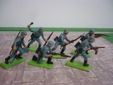 BRITAINS DEETAIL WW2 FULL SET