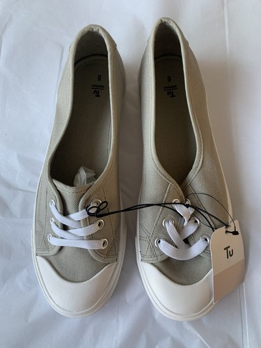 Bnwt canvas trainers tu - bnwt,