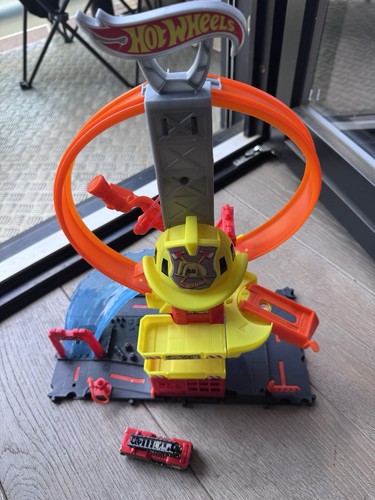 Hot wheels city playset loop - city,