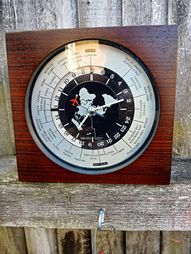 Wood cased round dial wall - wood,