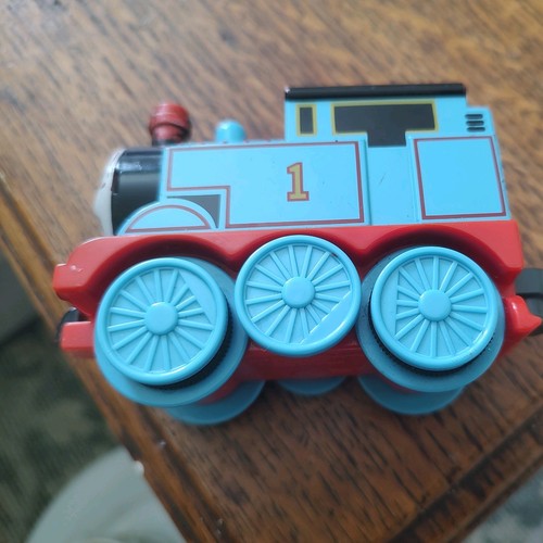 Tomy thomas and the tank - tomy,