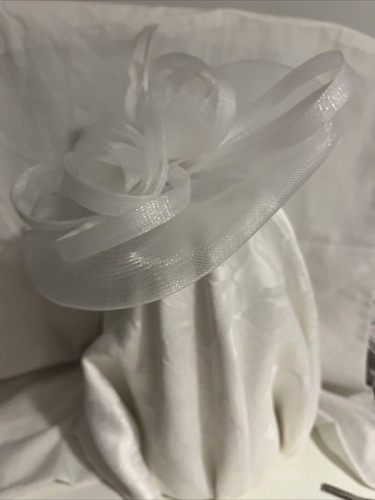 Beautiful white fascinator - beautiful,