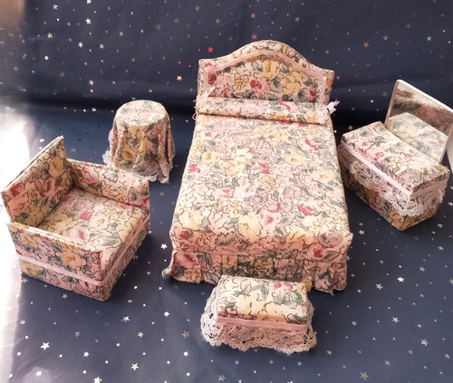 Dolls house furniture - dolls, vintage