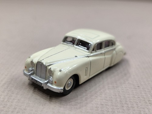 Oxford diecast jaguar - 1:76,