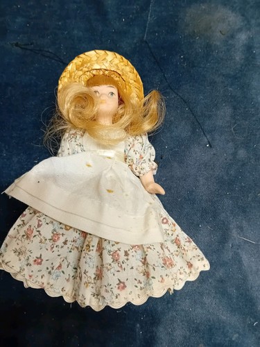 Collectors doll - collectors,