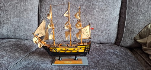 Boat ornaments golden hind - golden, /