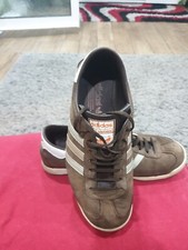 adidas the sneeker size 6  2011