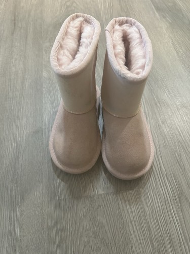 Nwt nib ugg toddler classic - toddler,