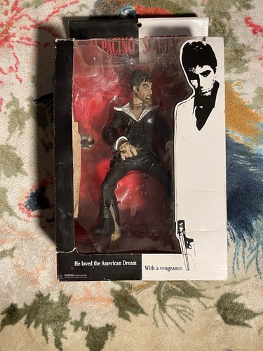 Mezco scarface tony - mezco,