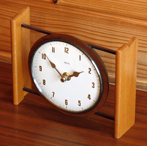 Vintage 19cm smiths mantel - 19cm,