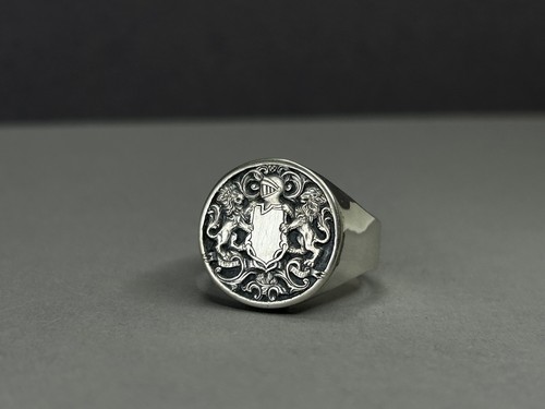 Signet ring hand engraving - signet,