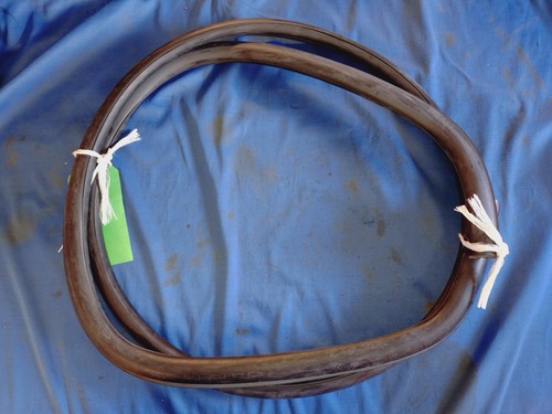 Jaguar windscreen seal fits - seal,