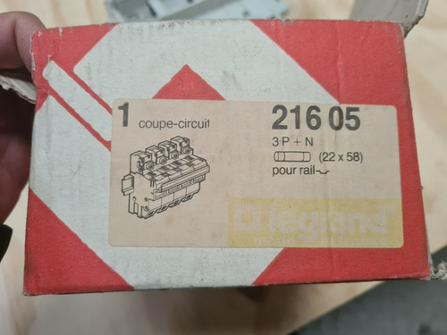 Circuit breaker legrand - n,