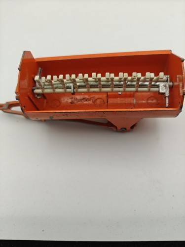 Vintage britains scale - 1:32,