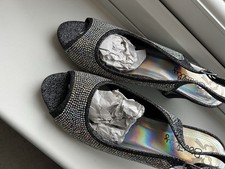 Beautiful Sparkly Shoes Size 6 Only Worn Once Very Good Condition