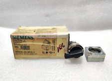 Siemens 3SB35 00-3PA11 Selector Switch 2 Positions Black Lever 3SB35003PA11