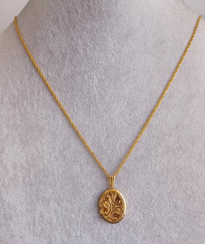 Rolled gold etched oval - rolled,