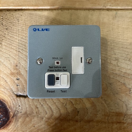 Live rcd spur - spur, metalclad