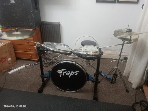 Traps acoustic drum - traps,