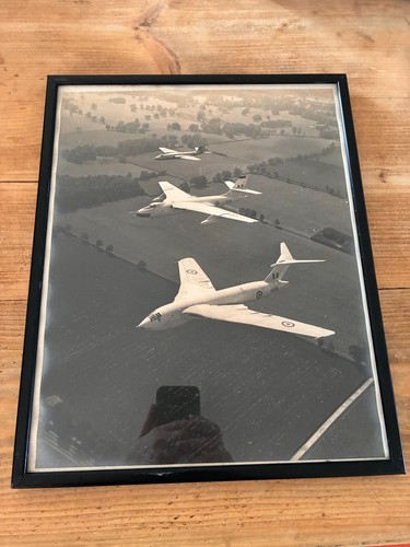 Handley page victor - page, vickers