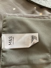 M&S Table Runner Lights Up and