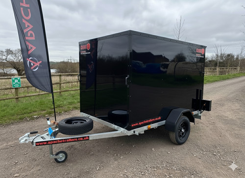 8x5x5 box van - ✅8x5x5, rear