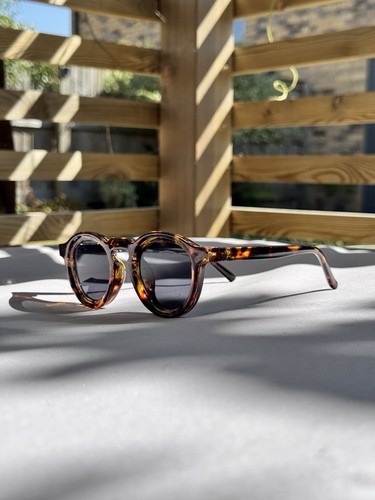 Round tortoiseshell sunglasses - tortoiseshell,