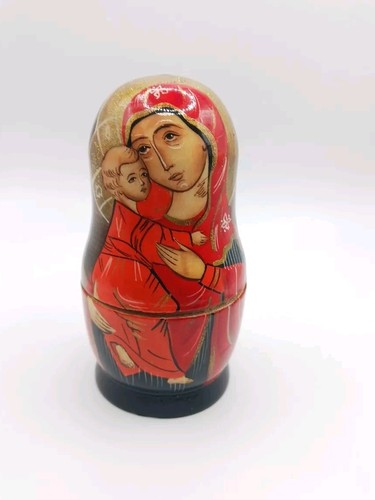 Russian matryoshka nesting - matryoshka,