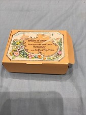 Vintage Woods Of Windsor Fragranced Bath Cubes Honeysuckle 