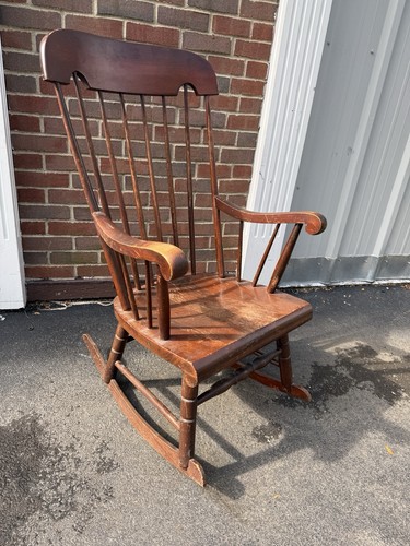 Vintage wood rocking chair - wood,