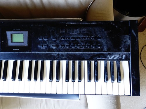 Casio key synthesizer - 61-key,