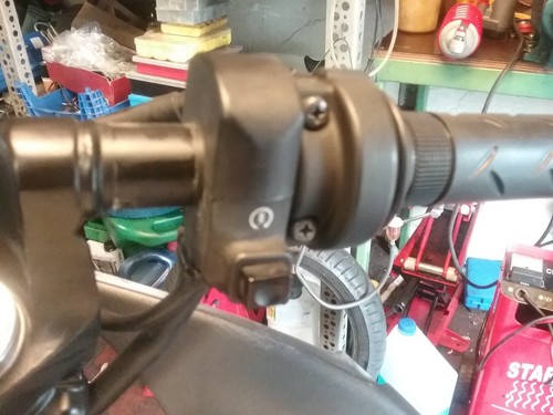 Cbr125r right handlebar - right,