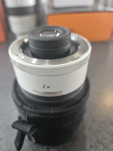 Sony 0x teleconverter - 2.0x,