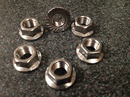 Sprocket nuts triumph - nuts, speed