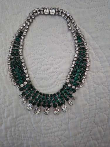 Emerald green vintage style - green, vintage-style