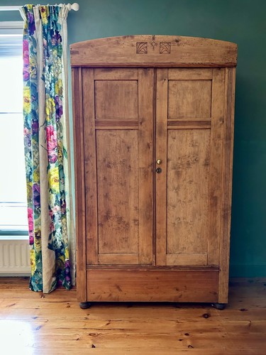 Wardrobe vintage pine small