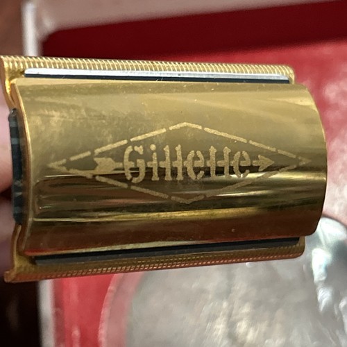Gillette tech razor gold tone - gillette,