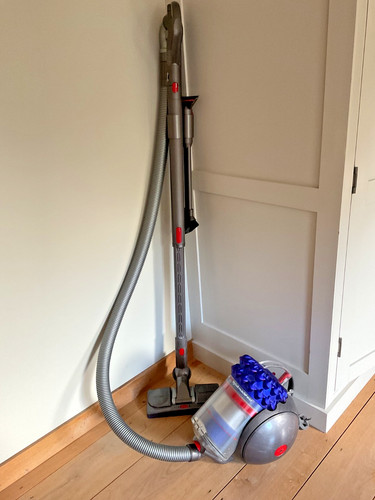 Dyson big ball bagless - dyson,