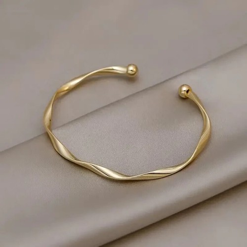 Twisted wavy cuff bracelet - twisted,