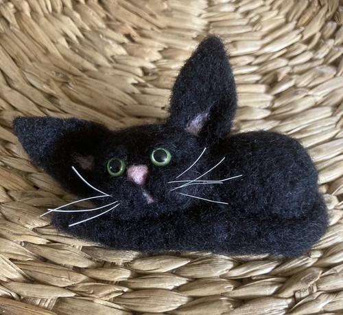 Black cat kitten brooch - black, hand