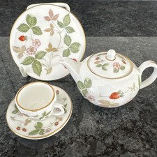 Wedgewood Wild Strawberry Miniature Tea Set. Tea Pot , Cup, Saucer Plate VGC