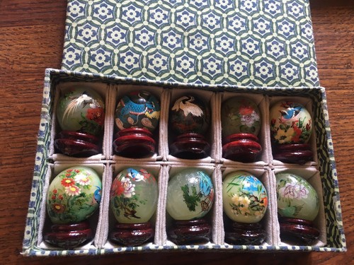 Chinese jade hand painted egg - ,