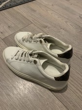 LOUIS VUITTON WHITE TRAINERS MONOGRAM HEEL LOGO HARDLY WORN SIZE 4.5 37