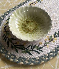 PORTHMADOG POTTERY (WALES) YELLOW BOWL: SUNFLOWER HEAD DESIGN: EX COND