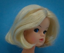 Vintage Sindy Doll - blonde 