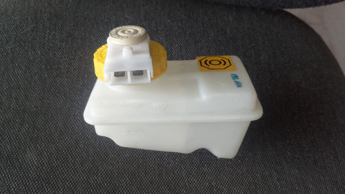 New original brake oil - new, tank