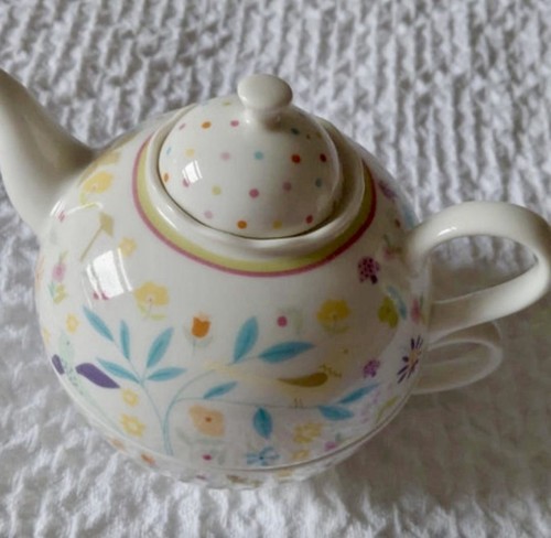 Portmeirion secret garden - , tea