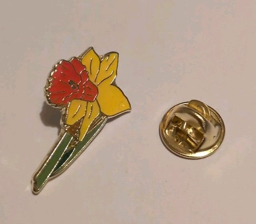 Daffodil enamel pin - daffodil, badge