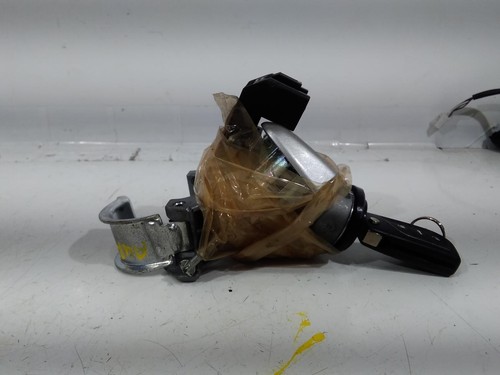 2014 toyota auris door lock - auris,